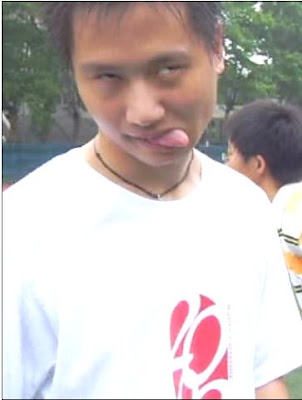 毕业搞怪照(来源:Google Picasa)